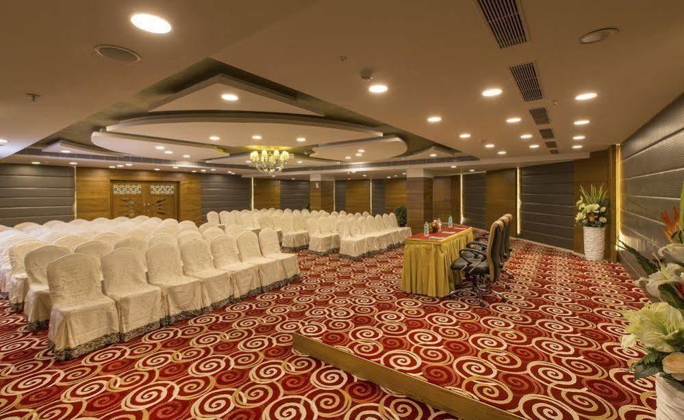 Pai Viceroy Hotel Tirupati Exterior photo